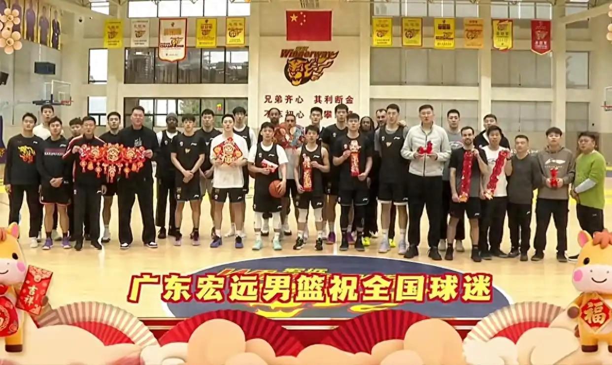 开云体育下载-广东备战新疆：徐杰杜润旺打闹，小崔360斤深蹲，奎因2人划船